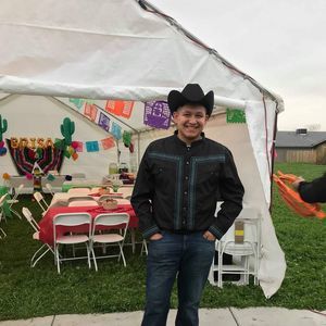 Meet your Posher, Javier